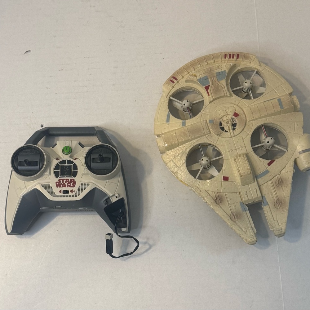 Star Wars Millennium Falcon Drone - Cream and Gray